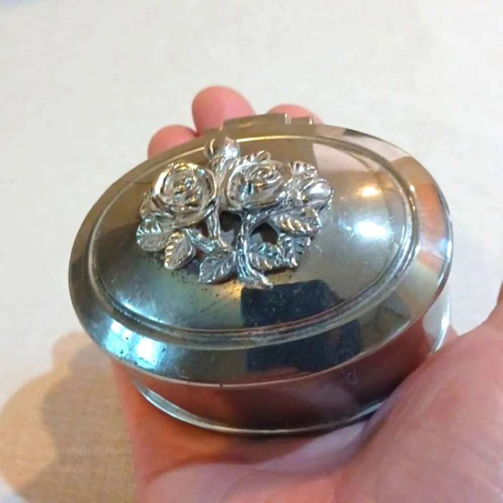 Y2K Real Silver Padded Engraved Roses Oval Trinket Jewelry Box